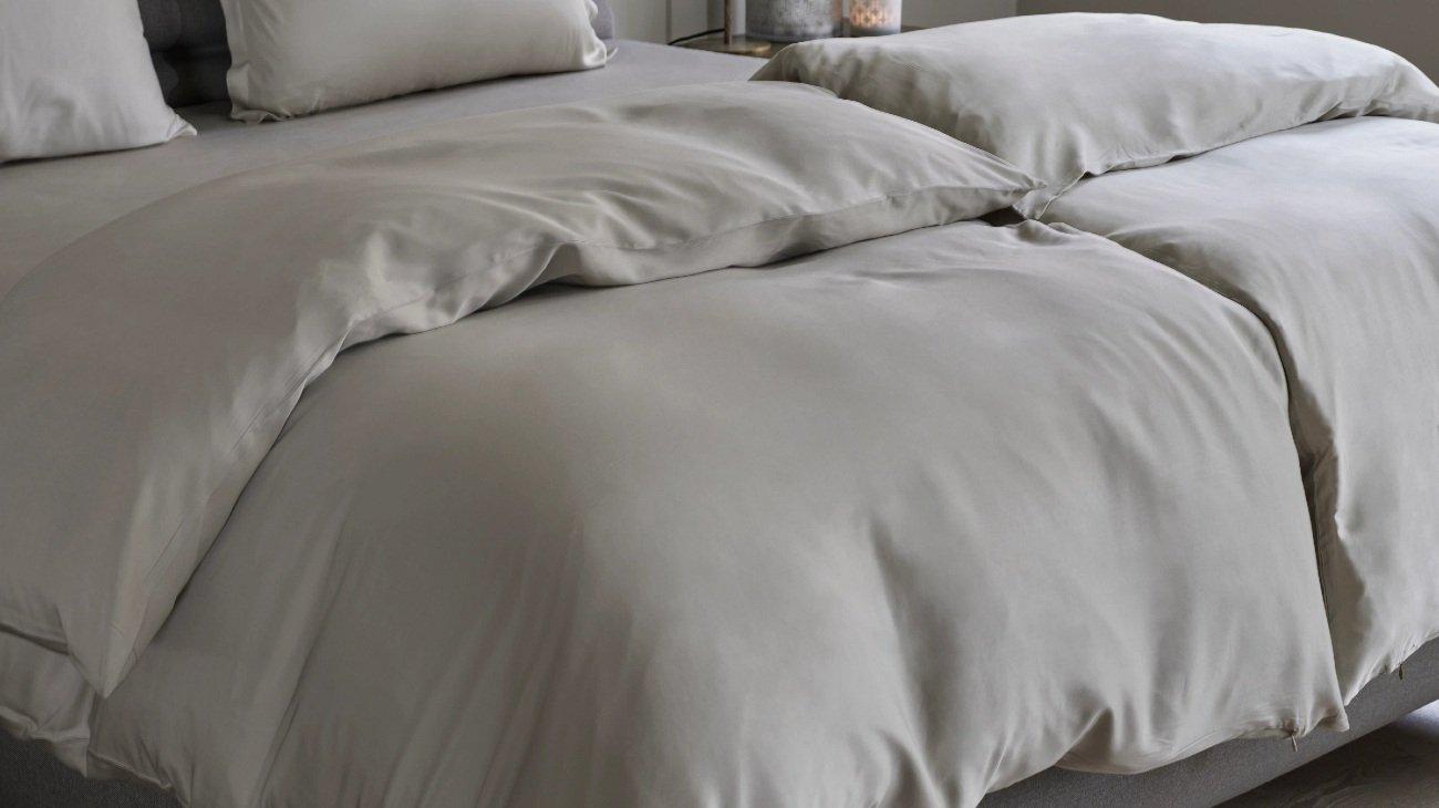 HOME BY TEMPUR&reg; zijdezacht bamboe dekbedovertrek 200x200 cm