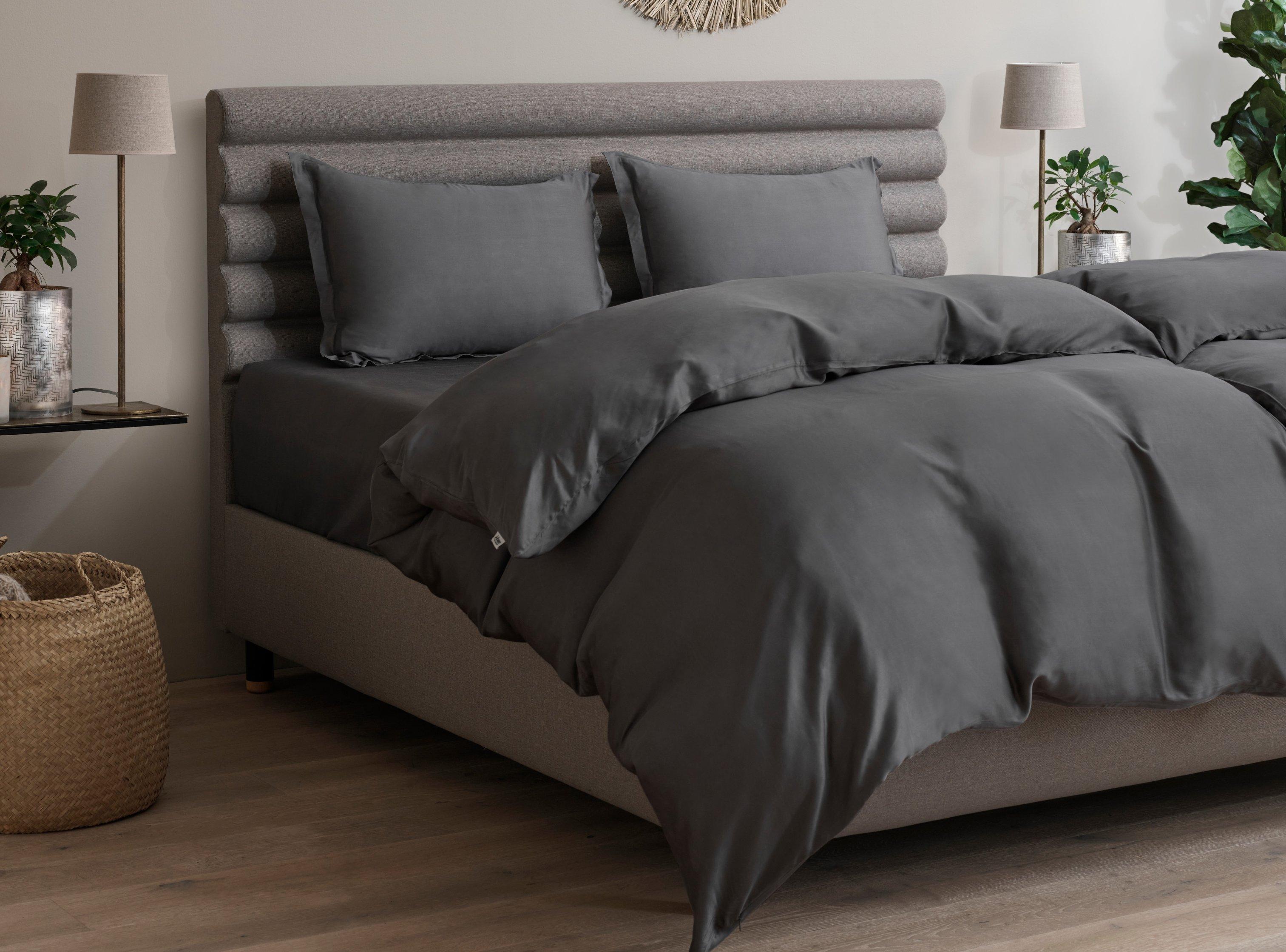 Silkev&aelig;vet dynebetr&aelig;k i bambus