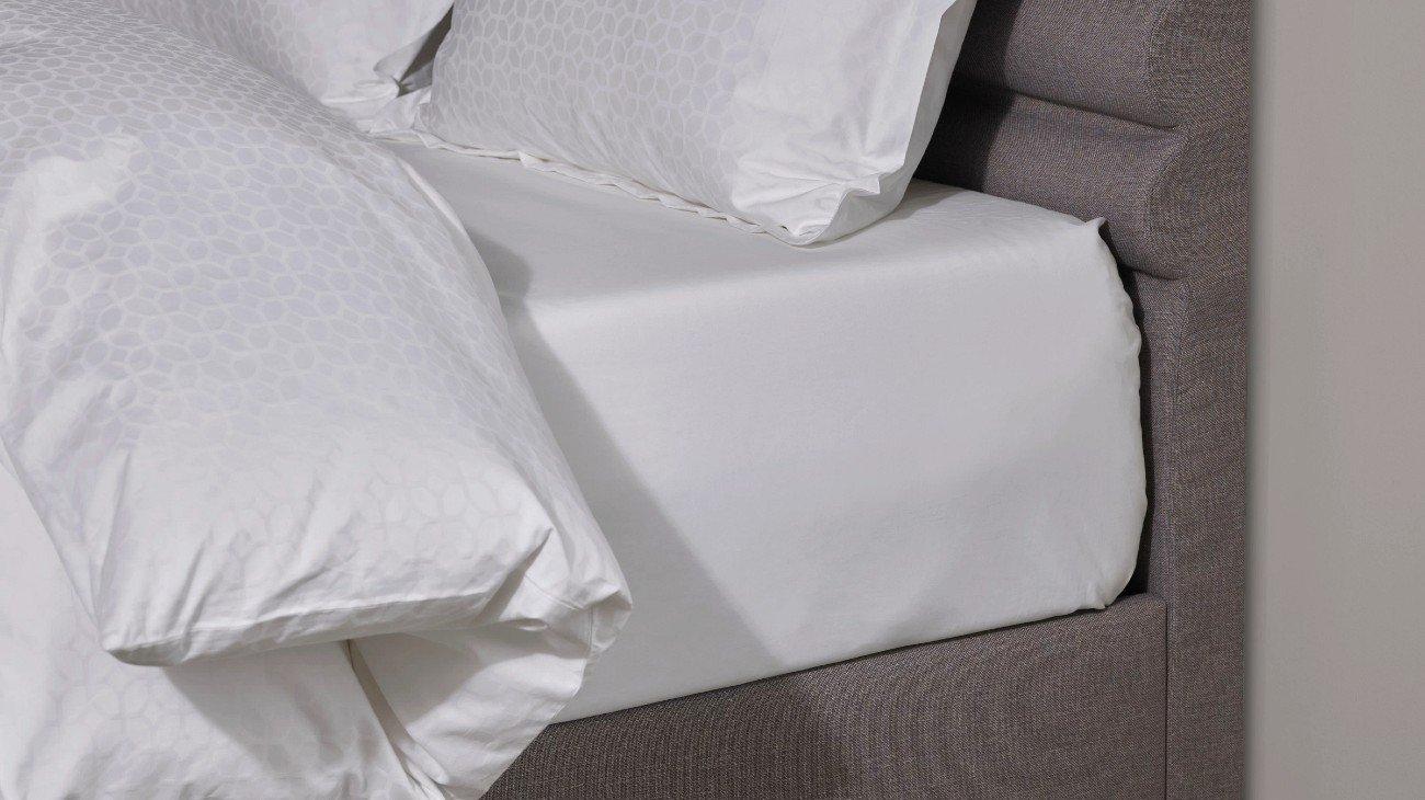 DRAP HOUSSE SATIN DE COTON BEIGE 90 x 200 CM HOME BY TEMPUR&reg;