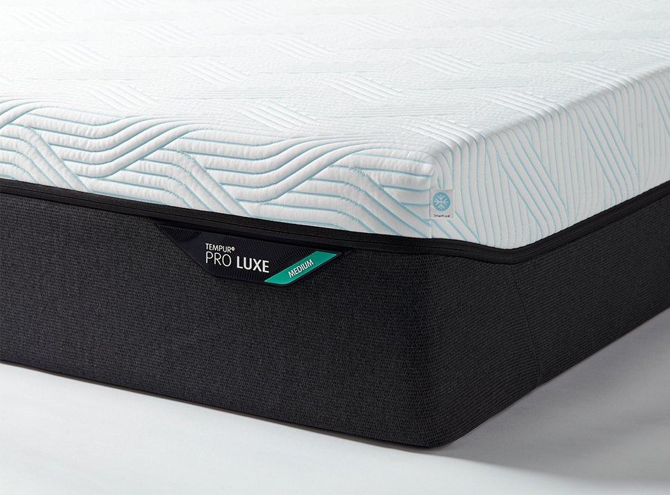TEMPUR PRO&reg; Luxe SmartCool&trade; Medium