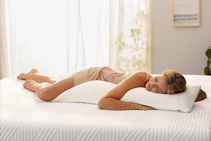 TEMPUR® hug long pillow