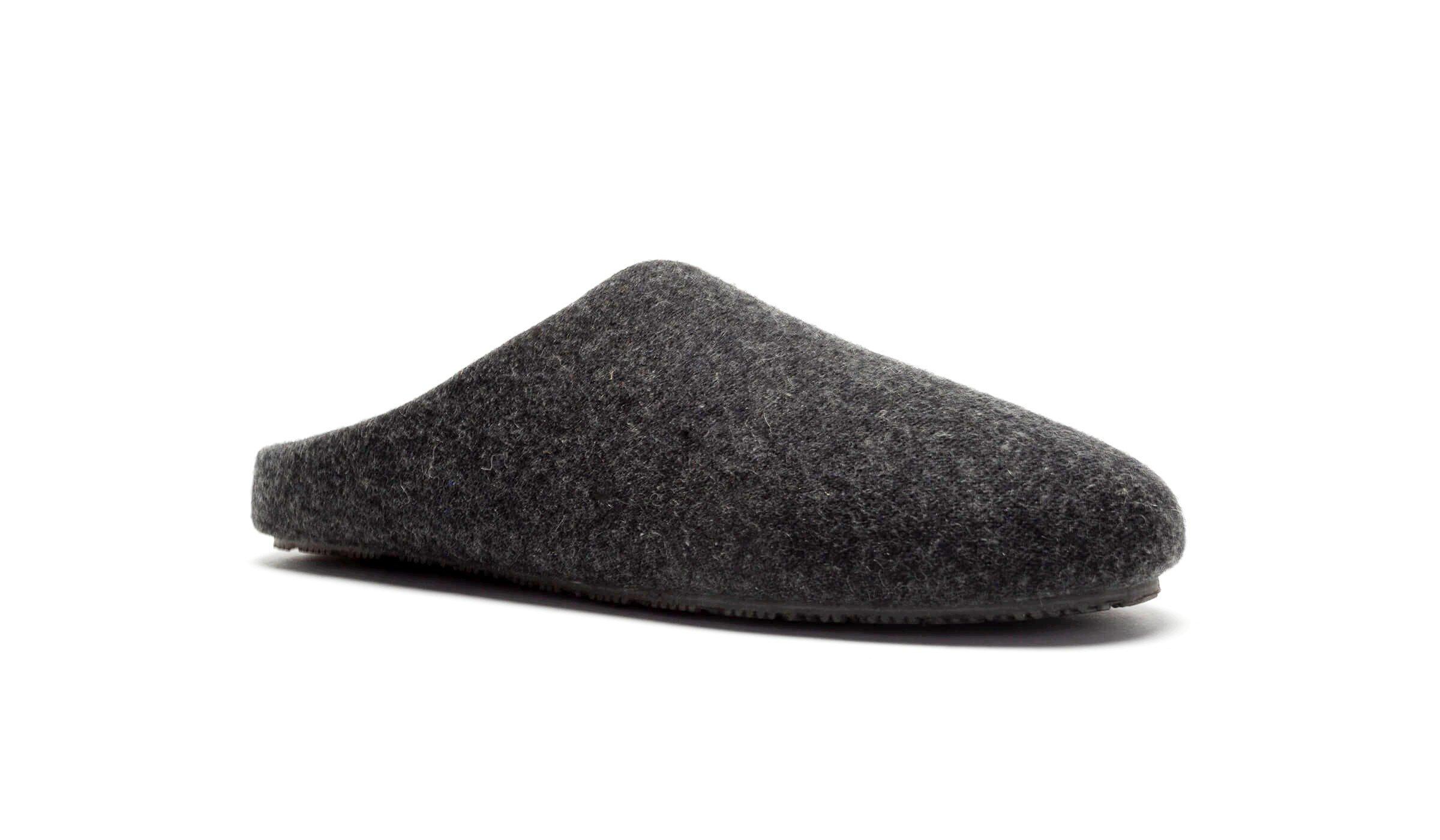 Home by TEMPUR Zander Fleece Men's Slippers (charcoal)
