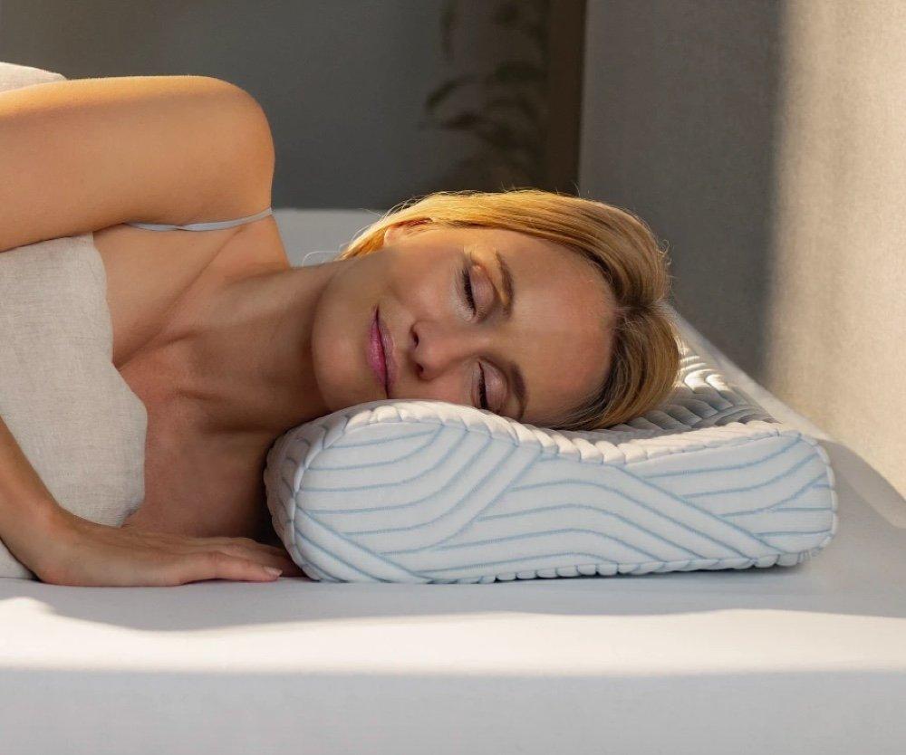 https://media.tempur.com/i/tempursealy/shapeLifestyle-Pillow